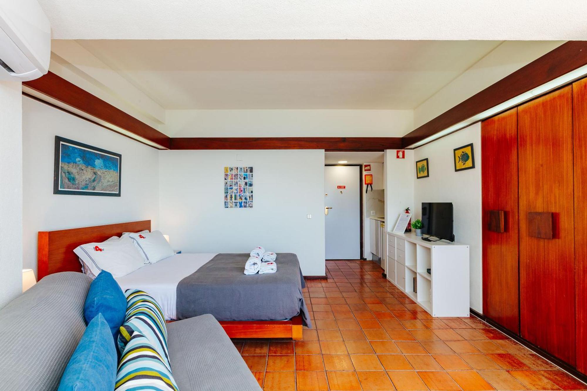 Rent4Rest - Sesimbra Ocean View Studio Exterior photo
