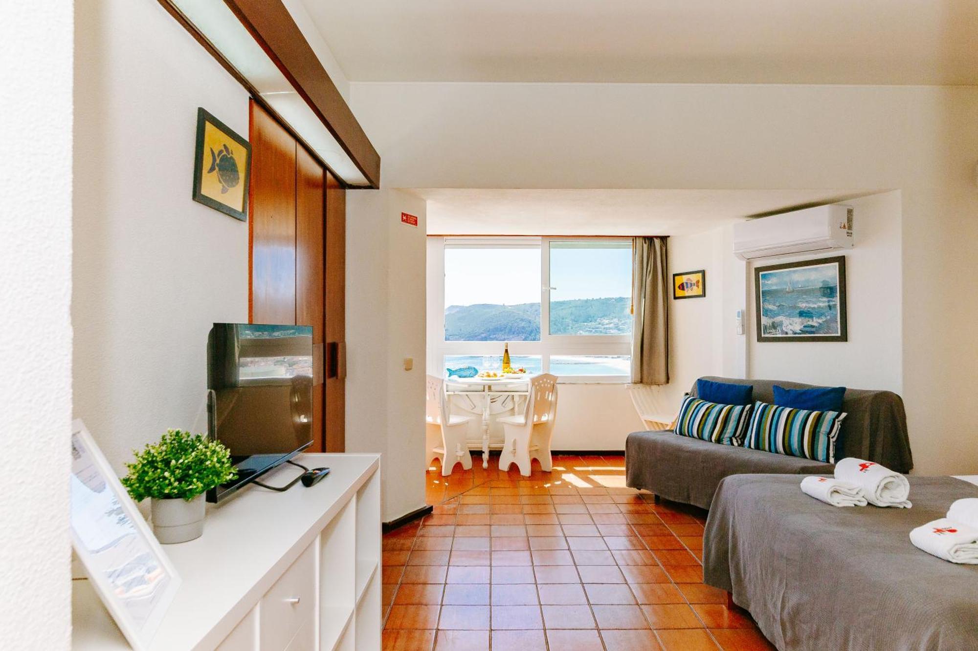 Rent4Rest - Sesimbra Ocean View Studio Exterior photo