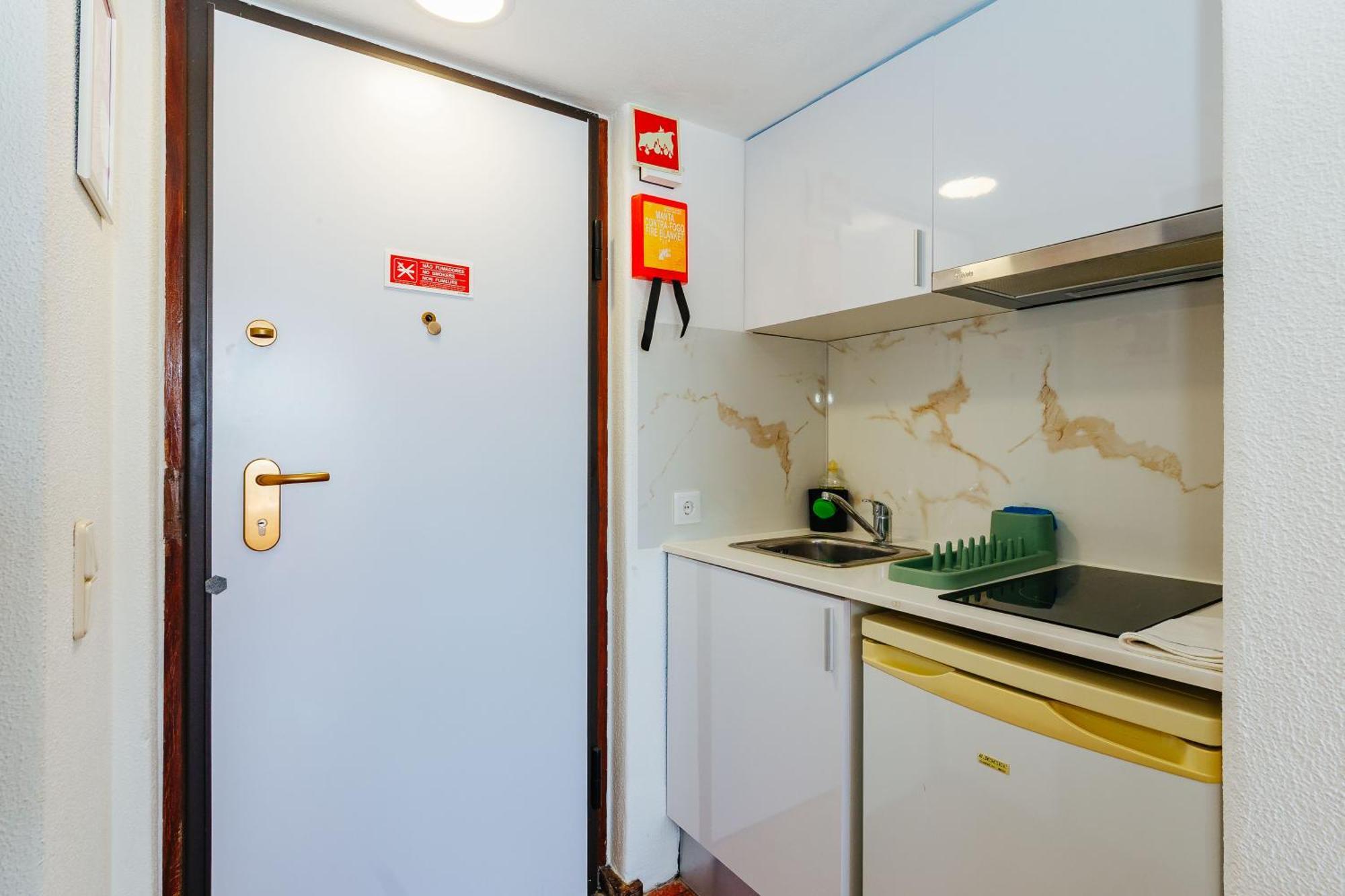 Rent4Rest - Sesimbra Ocean View Studio Exterior photo